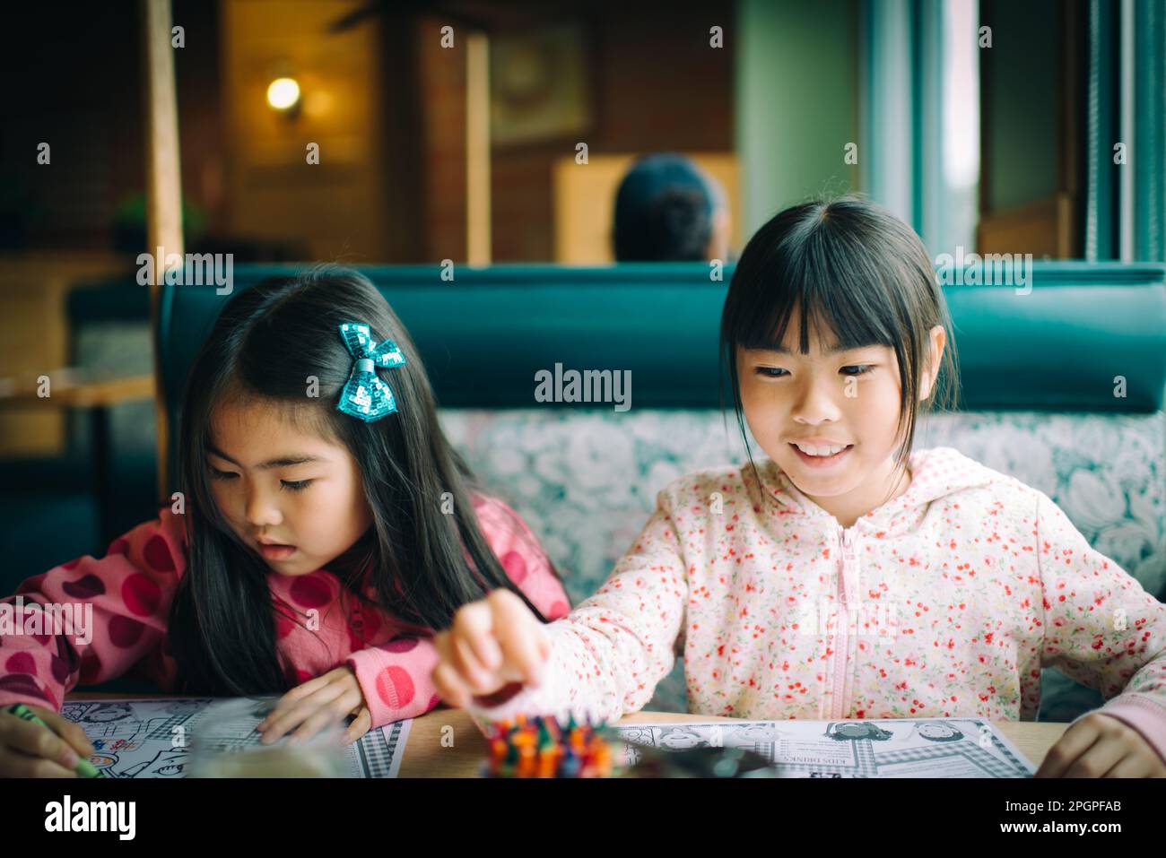 Two asian girls hi-res stock photography and images - Alamy