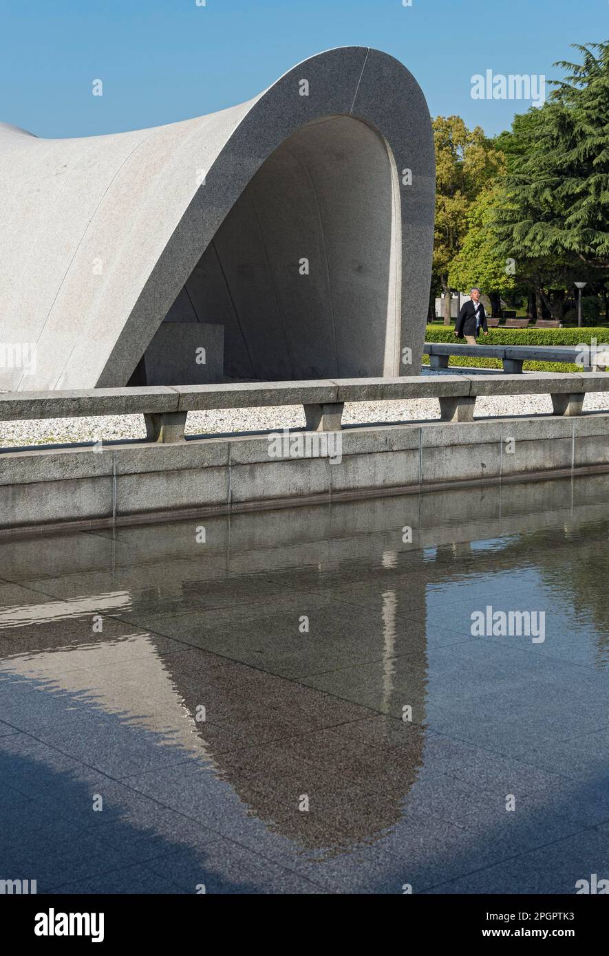 Cenotaph and Peace Pond, Hiroshima Peace Memorial Park, Hiroshima, Japan Stock Photo