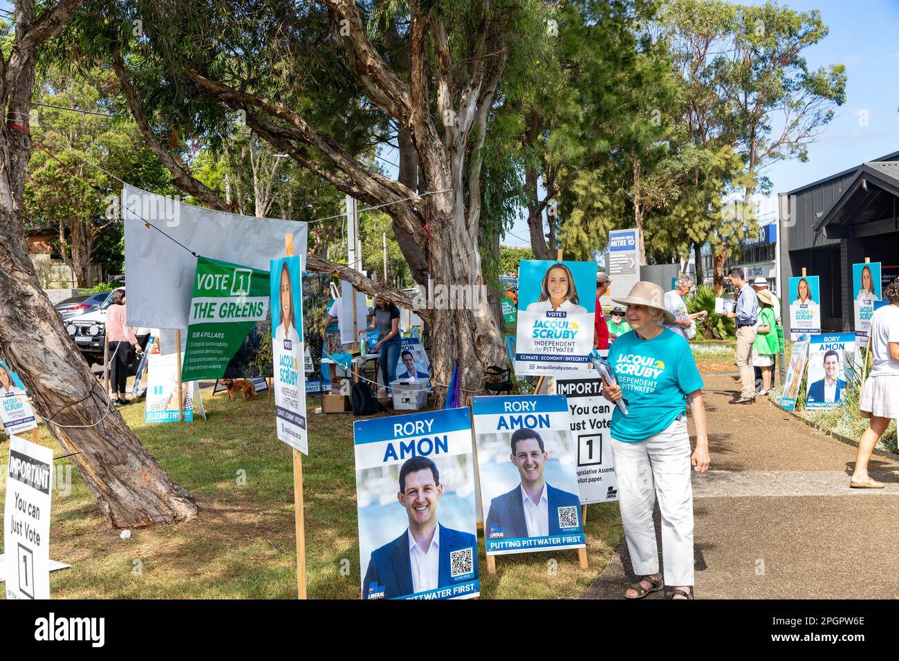 Friday 24th March 2023, Mona Vale polling booth in the seat of Pittwater open for early voting ahead of the NSW State Election 2023 on 25th March 2023, Pittwater is held by the Liberal Party but is expected to be closely contested between Rory Amon the Liberal candidate and Jacqui Scruby the teal independent, credit Martin Berry @ alamy live news. Stock Photo