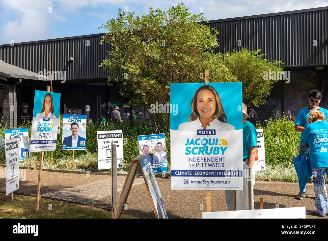 Friday 24th March 2023, Mona Vale pre poll polling booth in the seat of Pittwater open for early voting ahead of the NSW State Election 2023 on 25th March 2023, Pittwater is held by the Liberal Party but is expected to be closely contested between Rory Amon the Liberal candidate and Jacqui Scruby the teal independent, credit Martin Berry @ alamy live news. Stock Photo