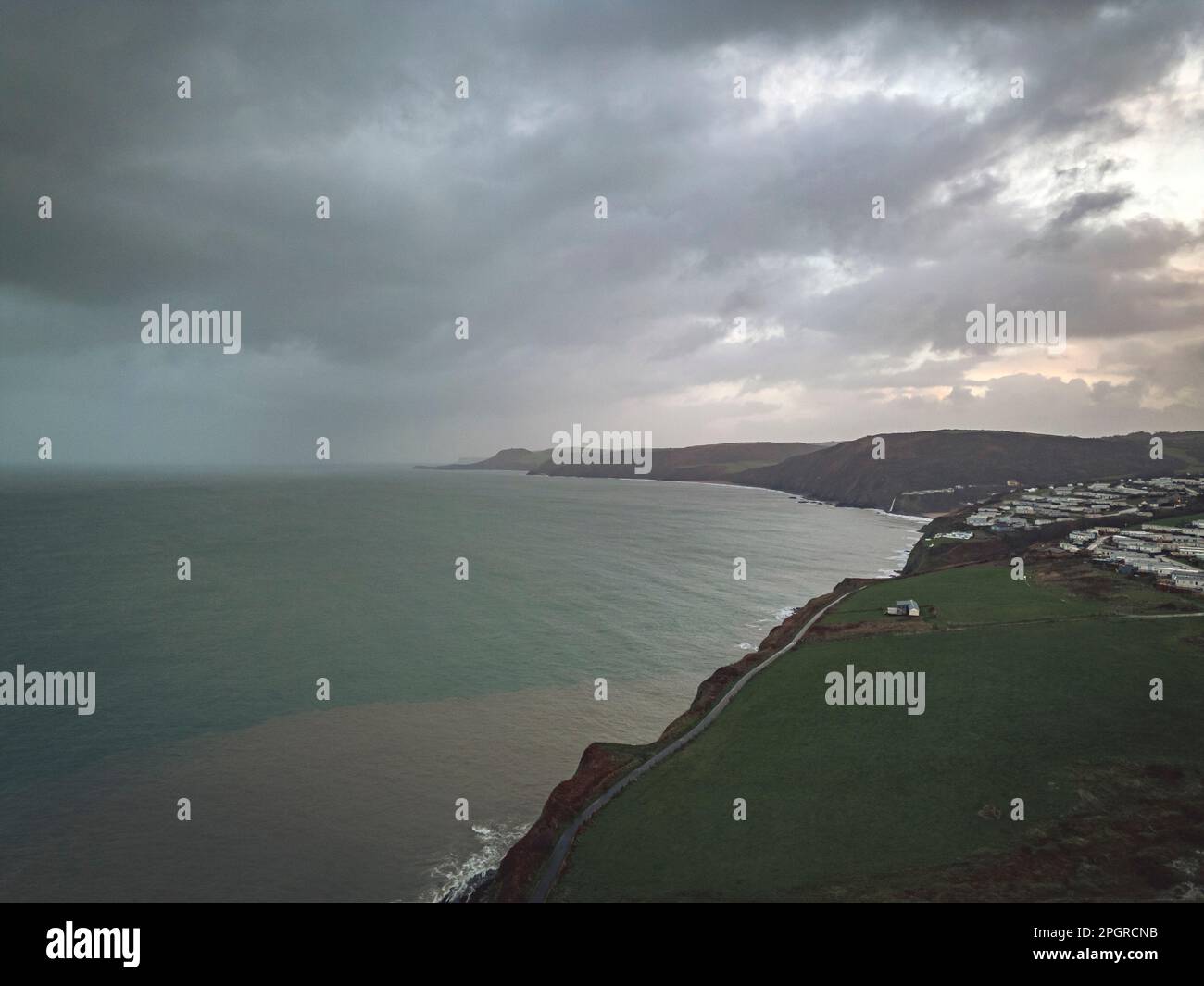 clouds-and-rain-over-the-ocean-along-the-welsh-coastal-path-and