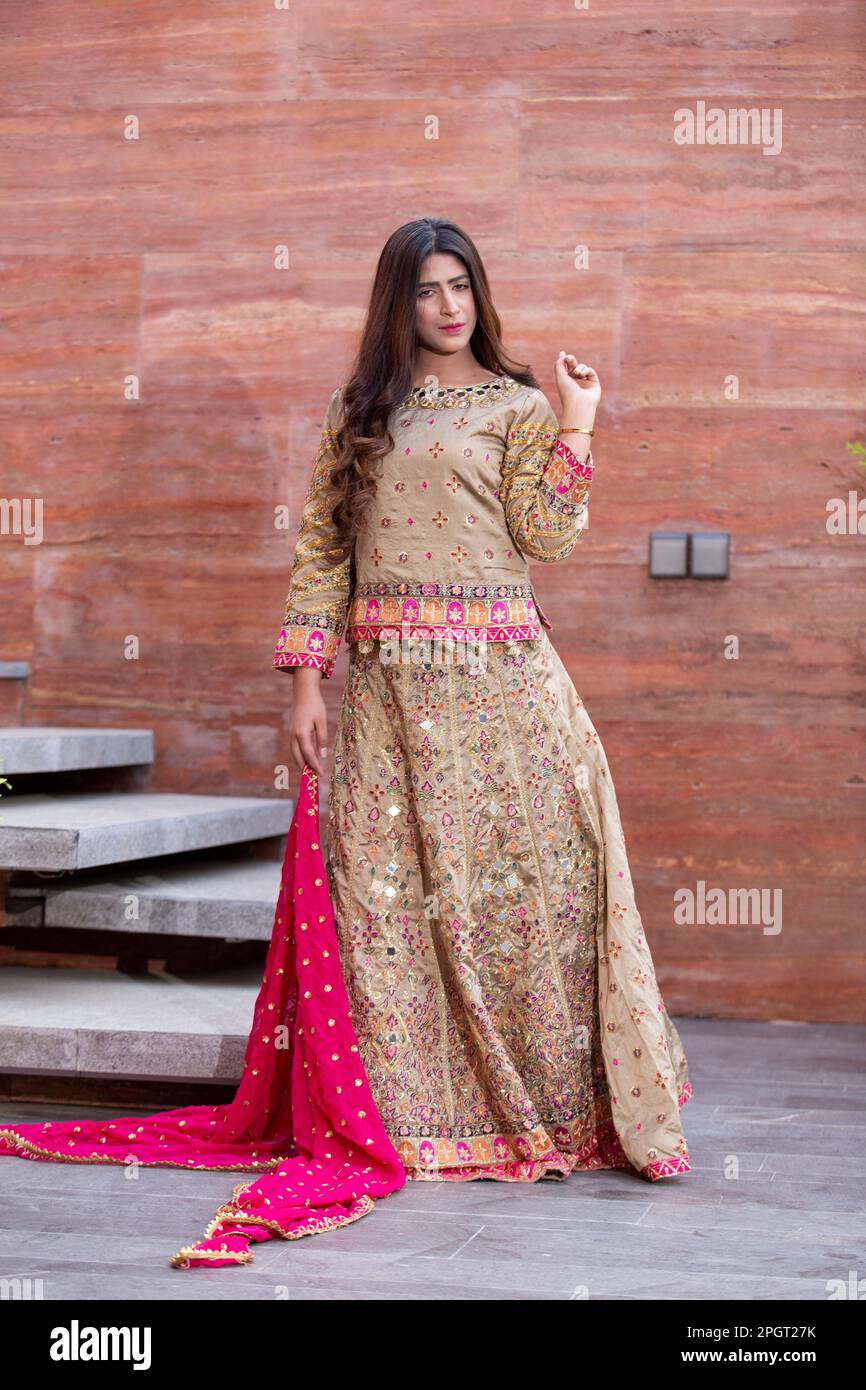Summer hotsell pakistani clothes