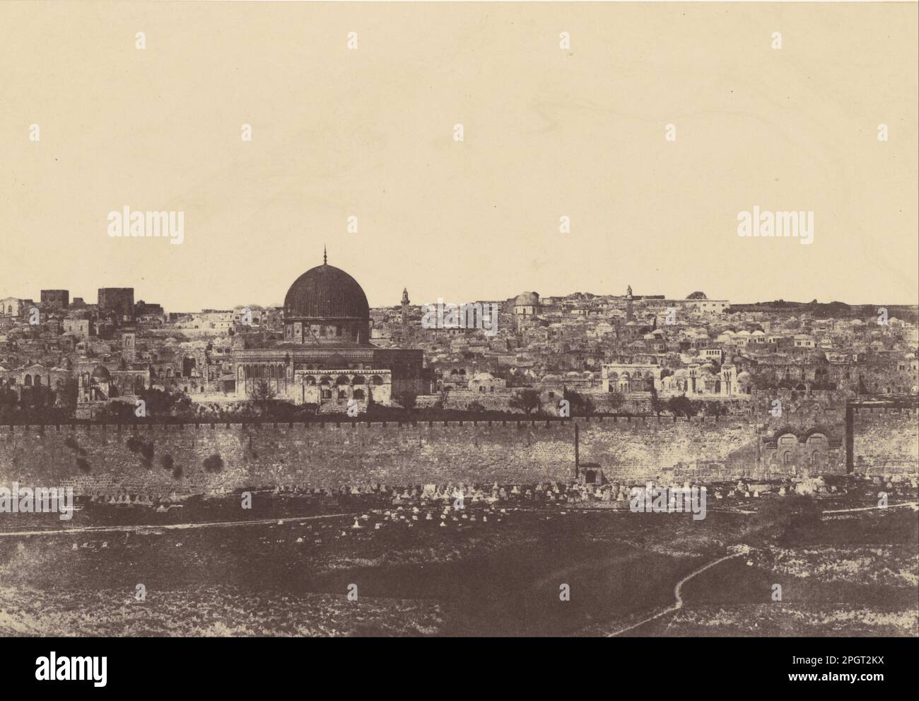 Jérusalem. Enceinte du Temple. Vue générale de la face Est. Pl. 2 negative 1854; print 1856 by Auguste Salzmann Stock Photo