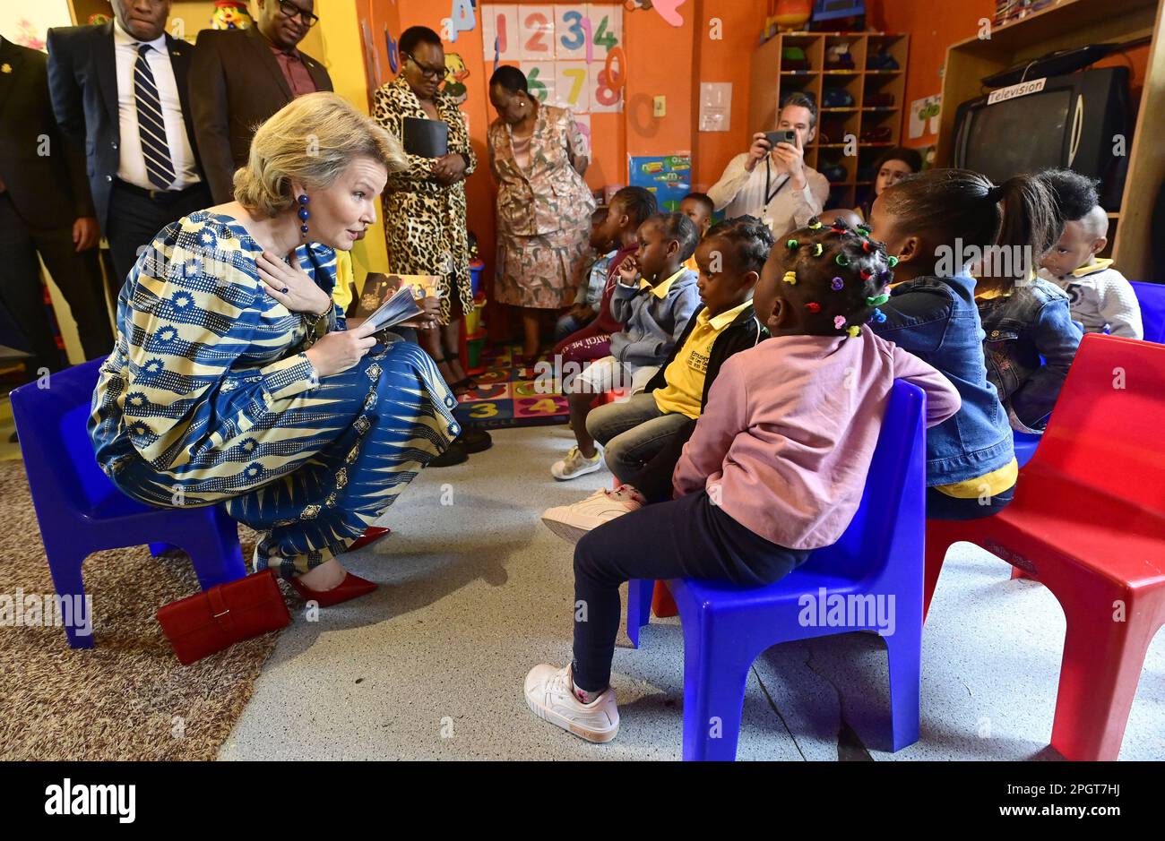 Johannesburg South Africa 24th Mar 2023 Queen Mathilde Of Belgium Meets Children During A Visit Of The Emuseni Day Care Centre In Johannesburg During A State Visit Of The Belgian Royal Couple To The Republic Of South Africa Friday 24 March 2023 Belga Photo Pool Didier Lebrun Credit Belga News Agencyalamy Live News 2PGT7HJ 