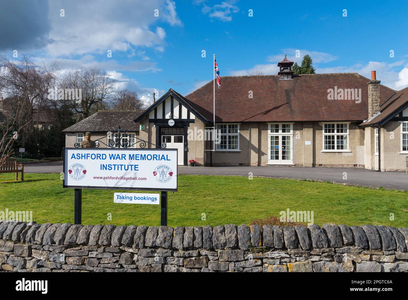 Ashford War Memorial Institute in the pretty Derbyshire village of Ashford in the Water in the Peak District Stock Photo