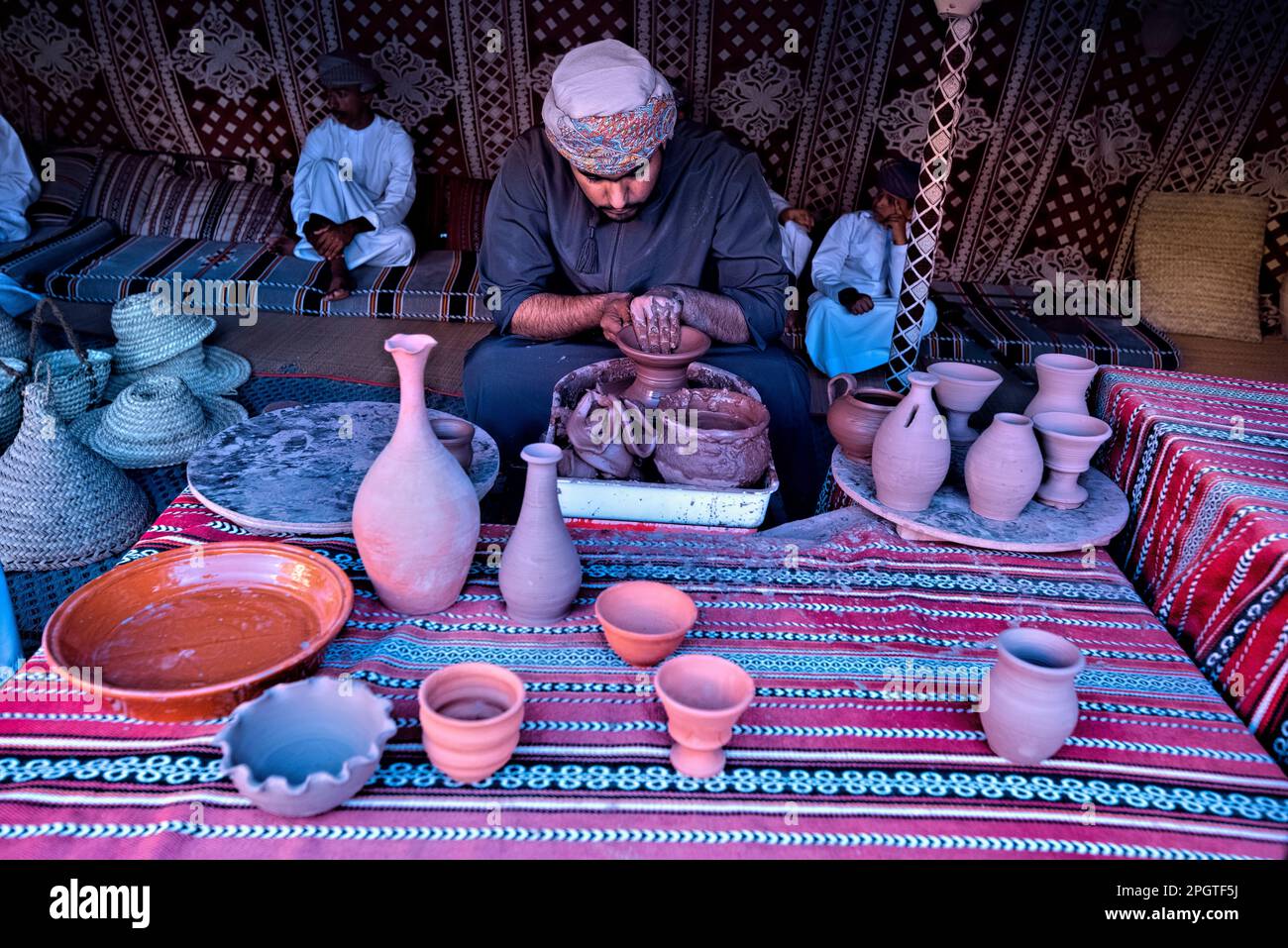 Pottery maker, Nizwa, Oman Stock Photo Alamy
