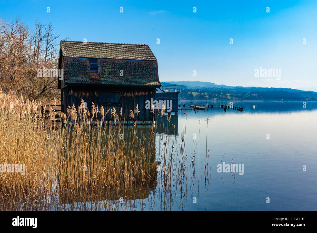 A wooden cabin on Lake Hallwil in Seengen, Switzerland Stock Photo