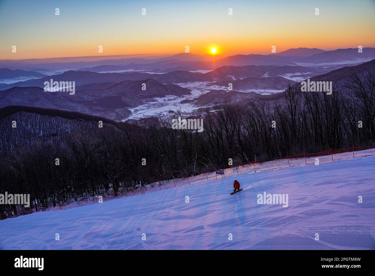 Local skier hi-res stock photography and images - Alamy