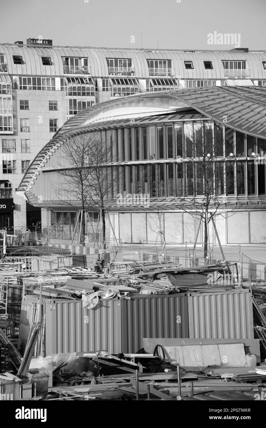 Sally Tharpe Rowles  between here & there: Les Halles
