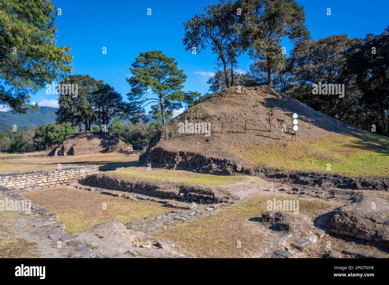 Iximche Ruins In Guatemala Stock Photo Alamy Iximche Ruins In Guatemala Stock Photo Alamy