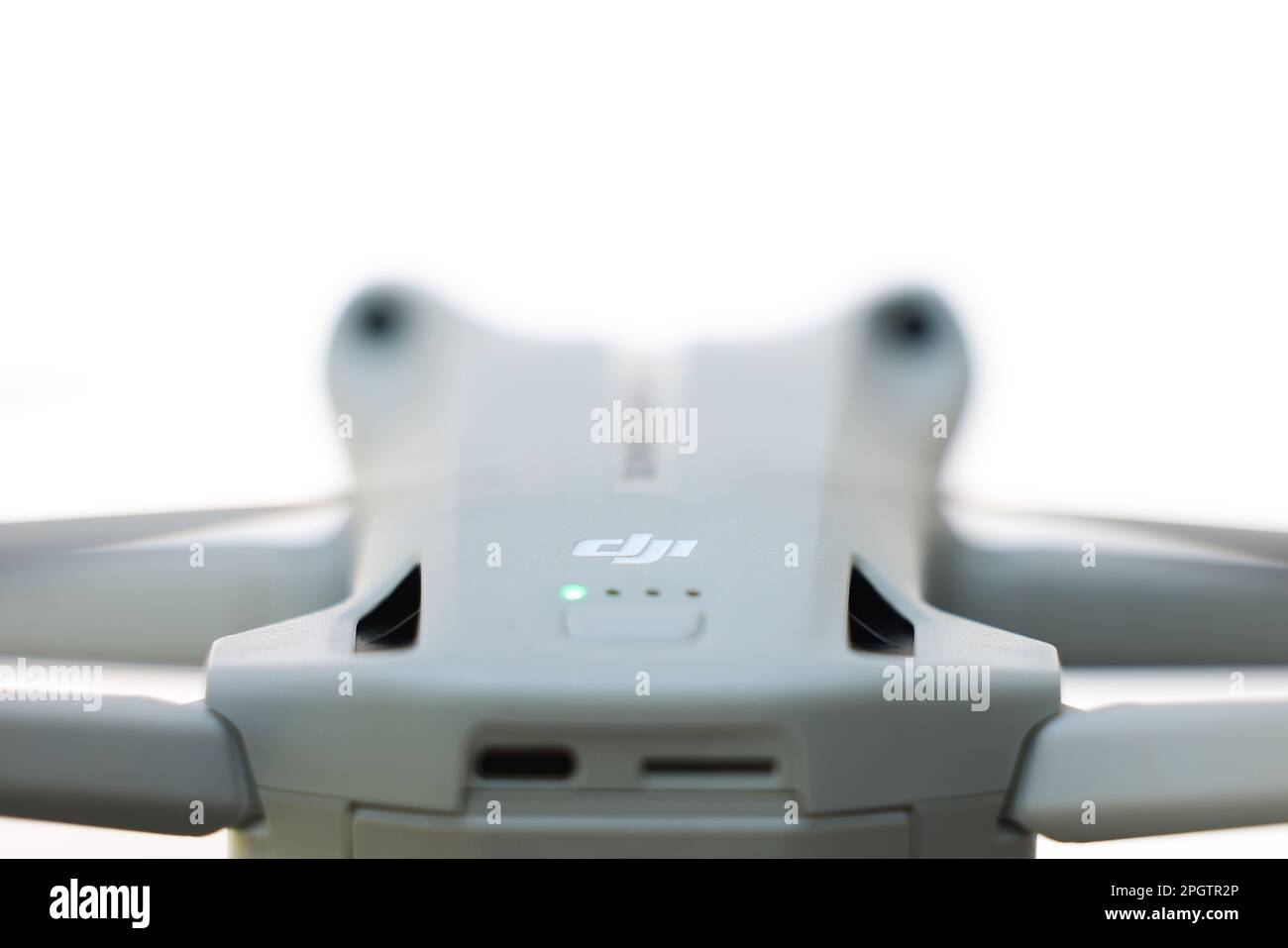 Flying gji mini 3 pro hi-res stock photography and images - Alamy