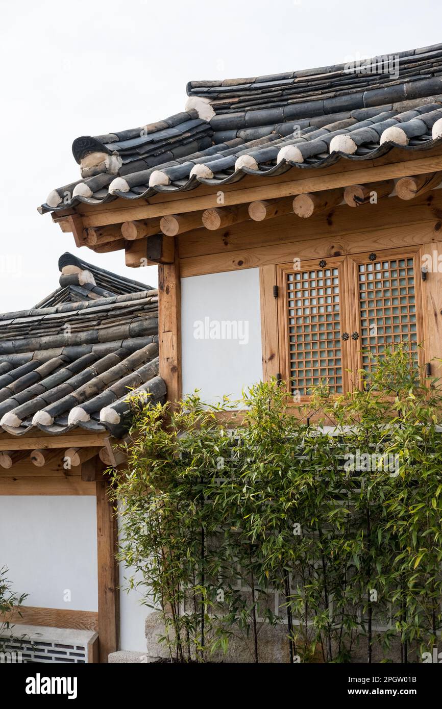 Detail of building in Bukchon Hanok Village, a Korean traditional village in Seoul, South Korea Stock Photo