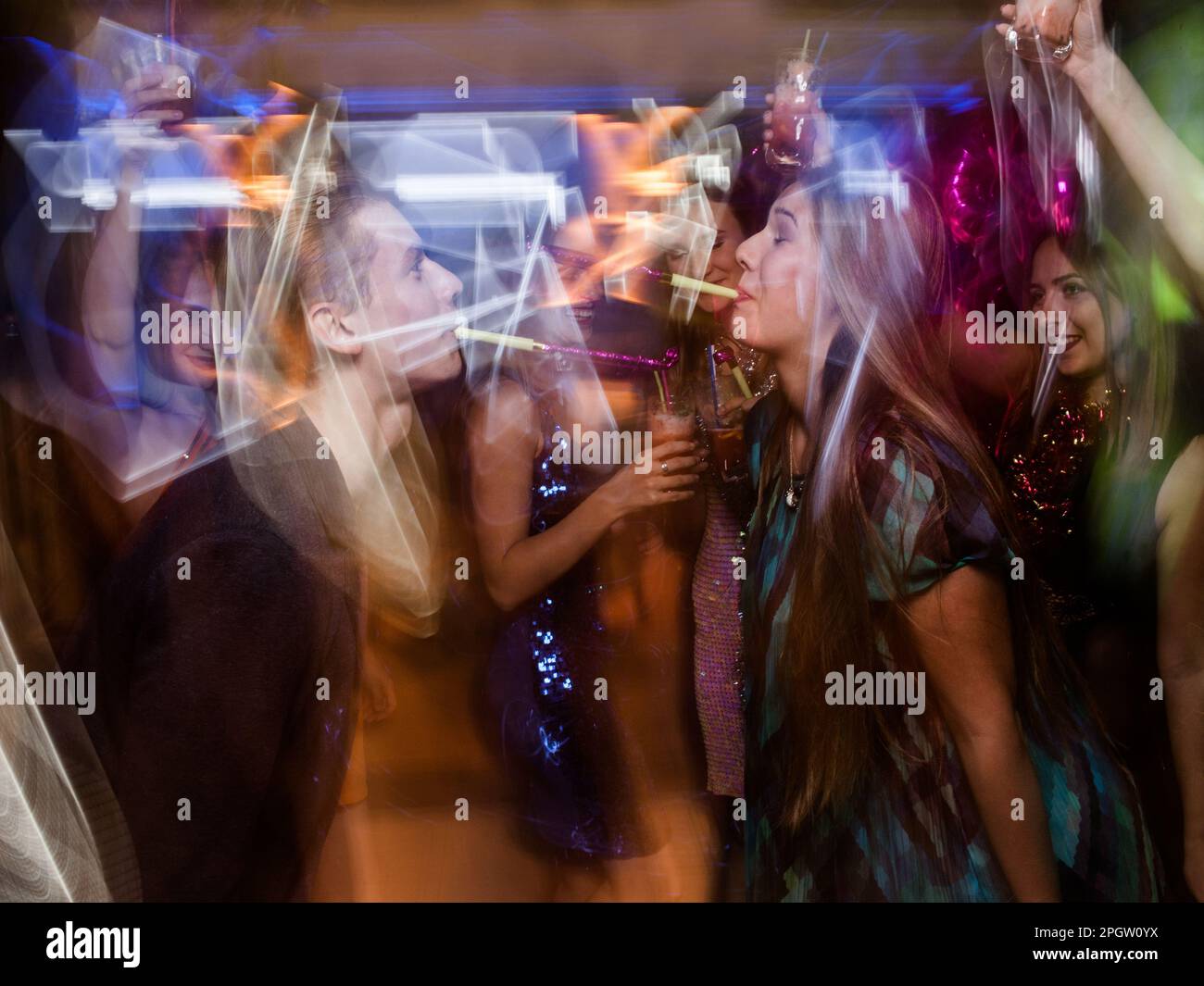 Night club dancing couple hi-res stock photography and images - Alamy