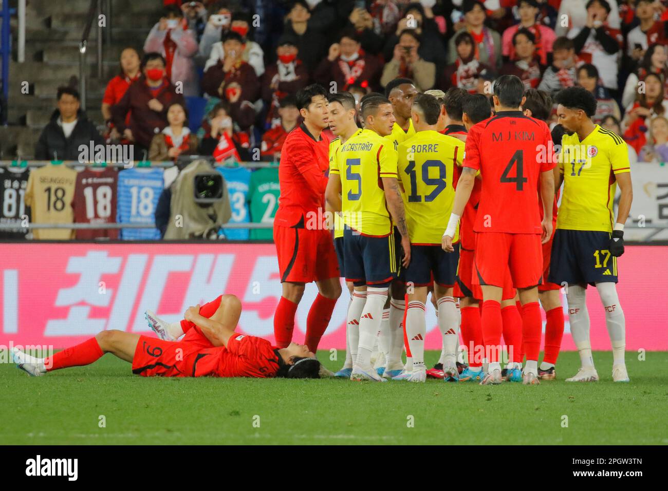 Ulsan, Gyeongnam, South Korea. 24th Mar, 2023. March 24, 2023-Ulsan, South Korea-South Korea and Colombia players violence action during an International Friendly Match South Korea vs Colombia match at Munsu Stadium in Ulsan, South Korea. (Credit Image: © Ryu Seung-Il/ZUMA Press Wire) EDITORIAL USAGE ONLY! Not for Commercial USAGE! Stock Photo