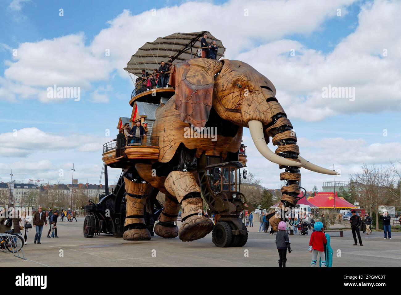 The Big Elephant (Le Grand Éléphant) goes out for a walk - Les Machines de l’île - Nantes - France Stock Photo