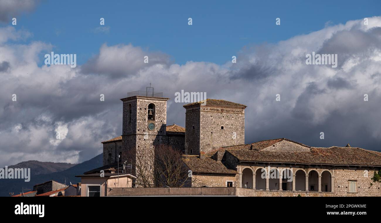 Macchia d'Isernia is an Italian town of 1,008 inhabitants in the province of Isernia in Molise. The most important monuments are the baronial castle D Stock Photo