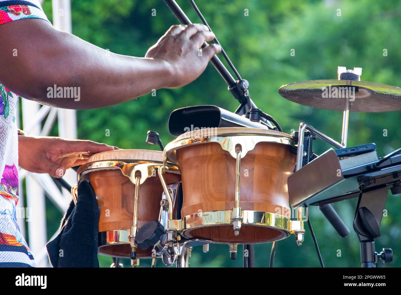 Bongo drums playing hires stock photography and images Alamy
