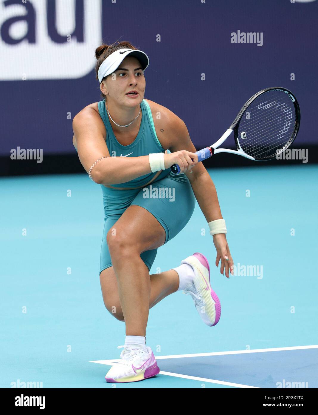 Bianca andreescu forehand hi-res stock photography and images - Alamy
