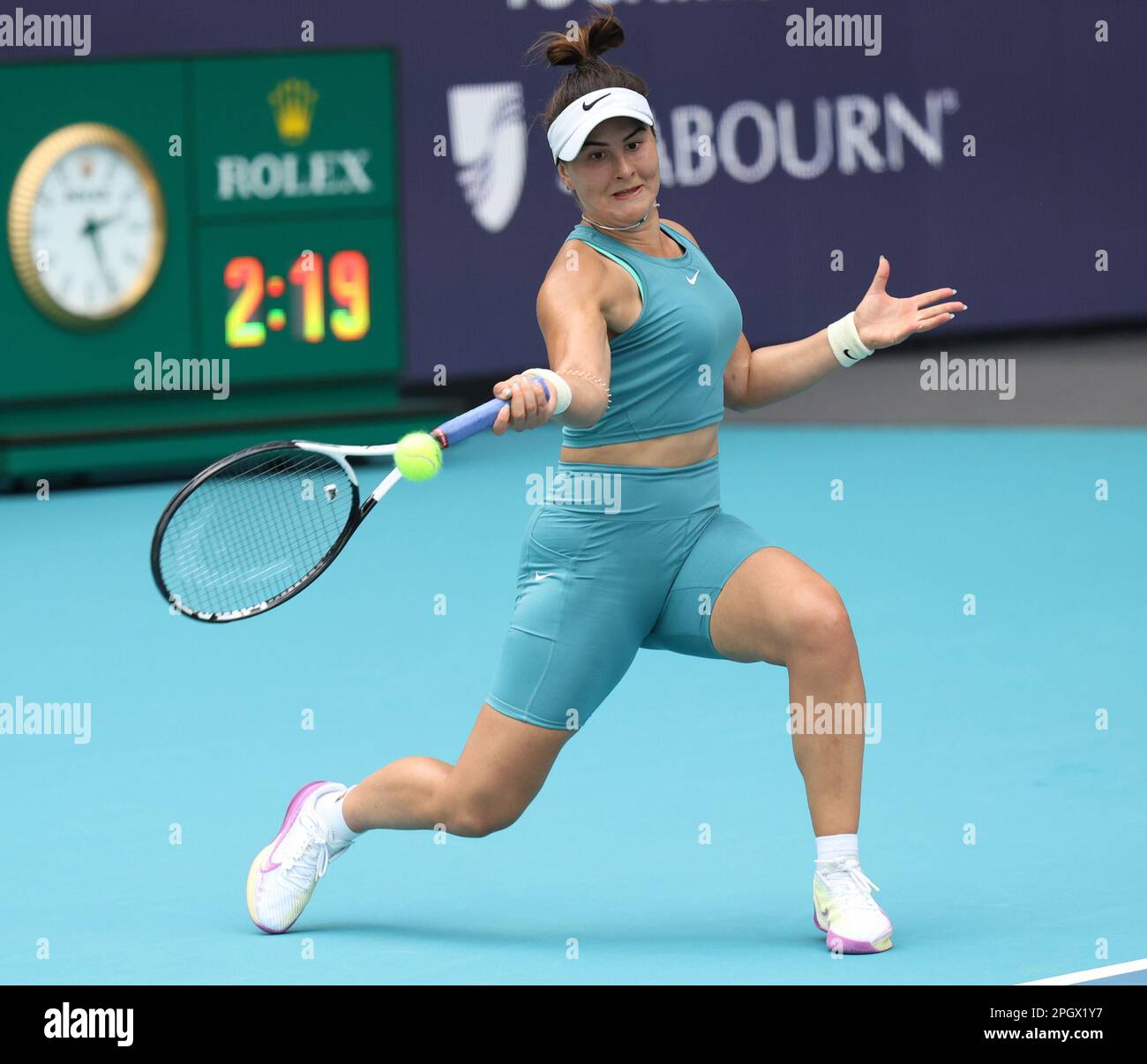Bianca andreescu forehand hi-res stock photography and images - Alamy