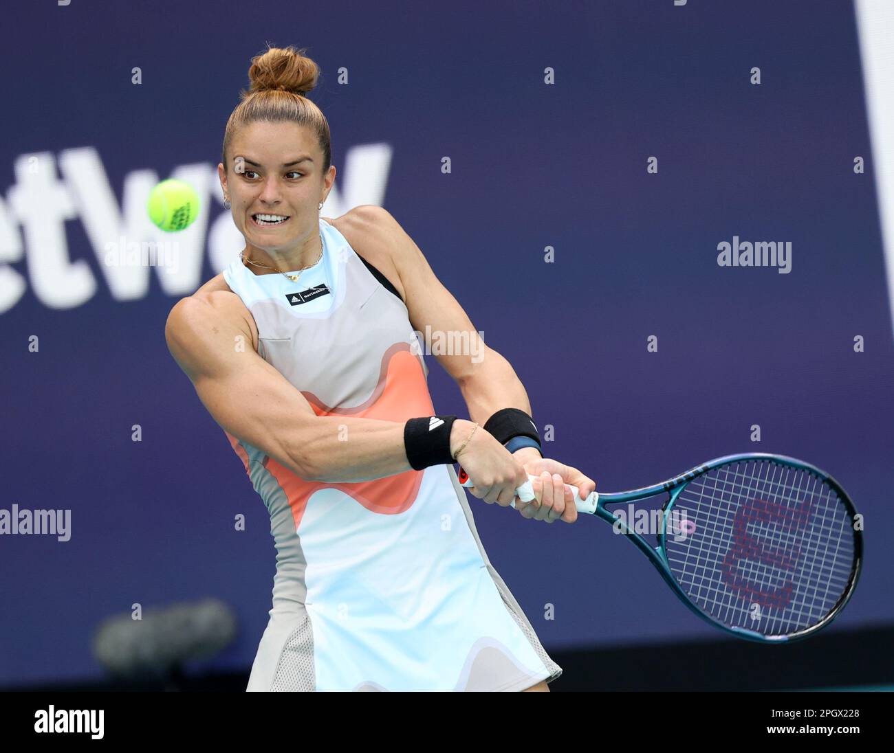 Bianca andreescu backhand hi-res stock photography and images - Alamy