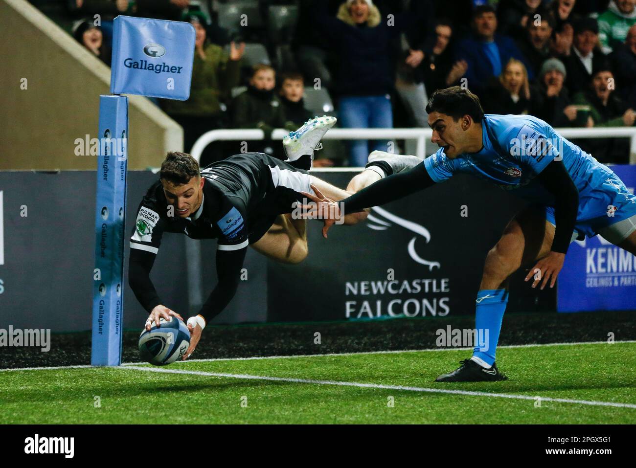 Adam Radwan of Newcastle Falcons dives in to score in the corner during the Gallagher Premiership match between Newcastle Falcons and Gloucester Rugby at Kingston Park, Newcastle on Friday 24th March 2023. (Photo: Chris Lishman | MI News) Credit: MI News & Sport /Alamy Live News Stock Photo