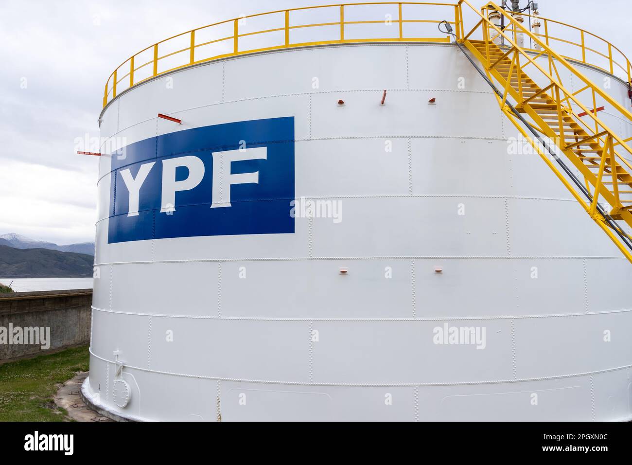 Ypf s a hi-res stock photography and images - Alamy