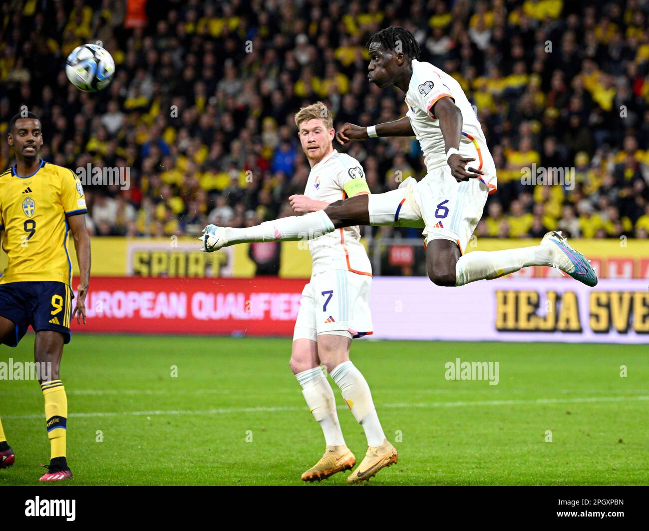 Sweden's Alexander Isak and Belgium'sKevin de Bruyne and Amadou Onana