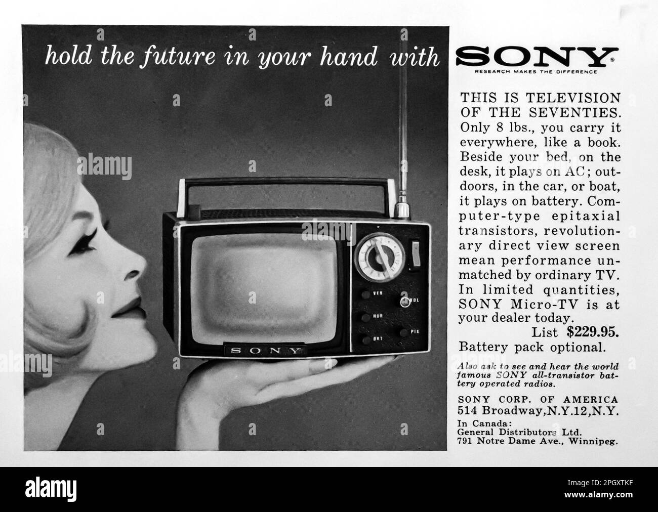 Sony Micro-TV advert in a Natgeo magazine, October 1962 Stock Photo