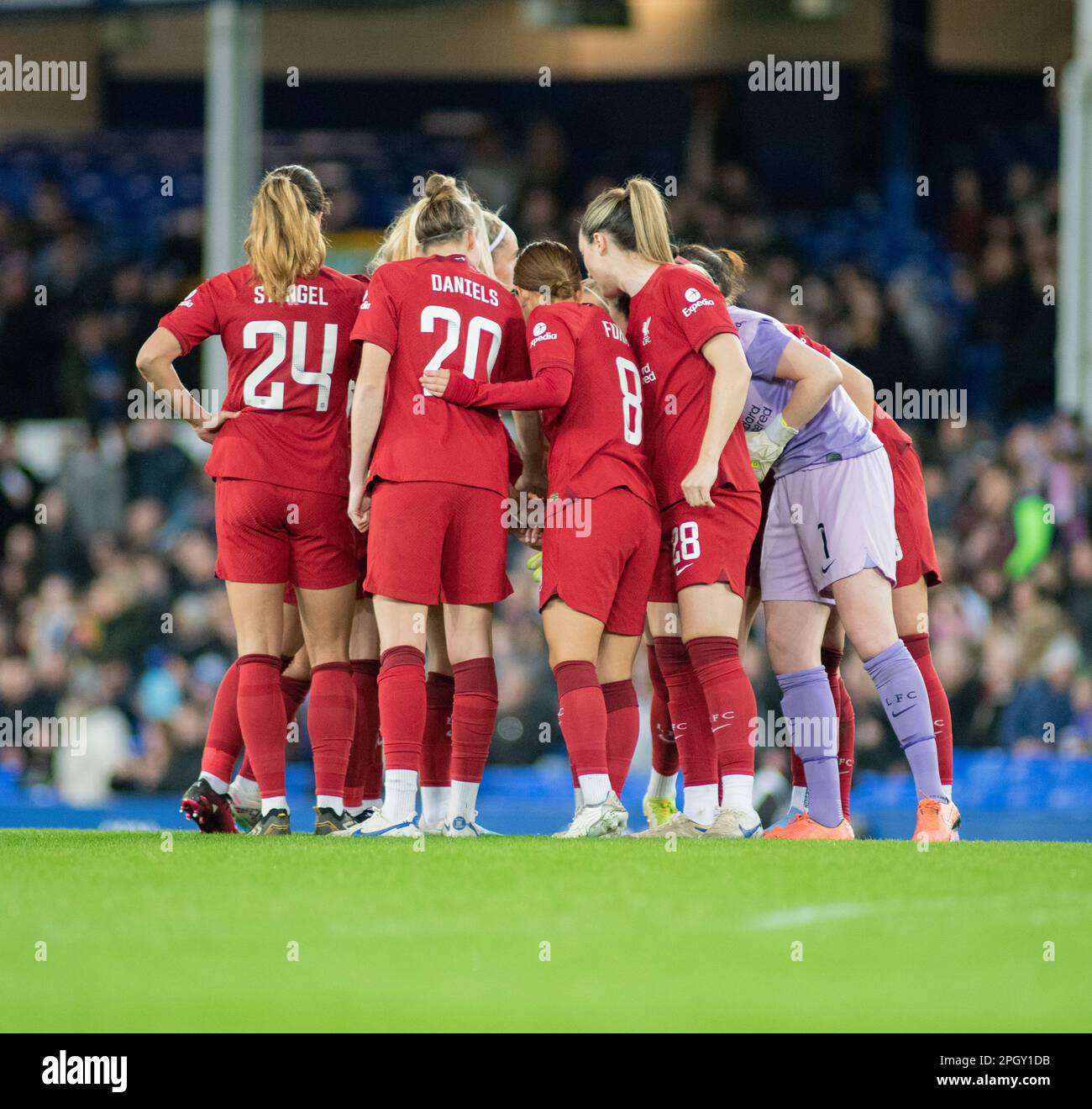 Liverpool, Merseyside, England. 24th March 2023. Liverpool team huddle prior to kick off, during Everton Football Club V Liverpool Football Club at Goodison Park, in the Barclays Women’s Super League (Credit Image: ©Cody Froggatt/ Alamy Live News) Stock Photo