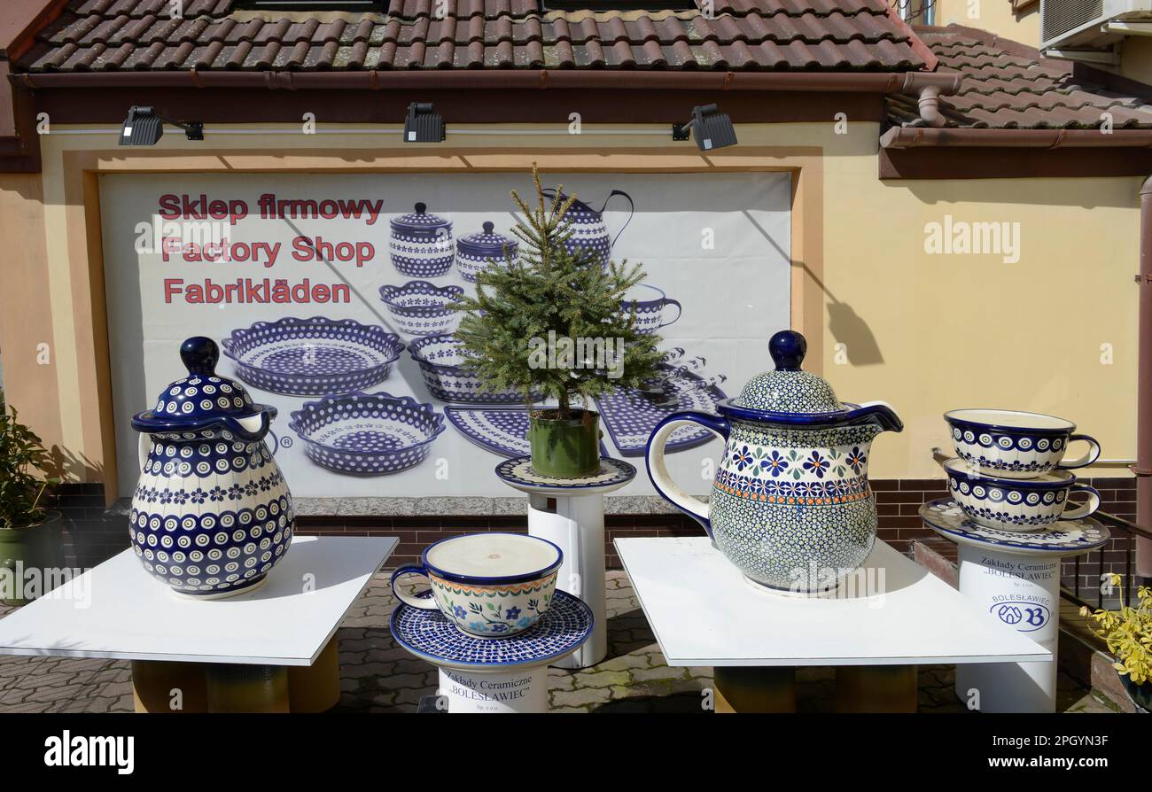 Ceramics factory hires stock photography and images Alamy