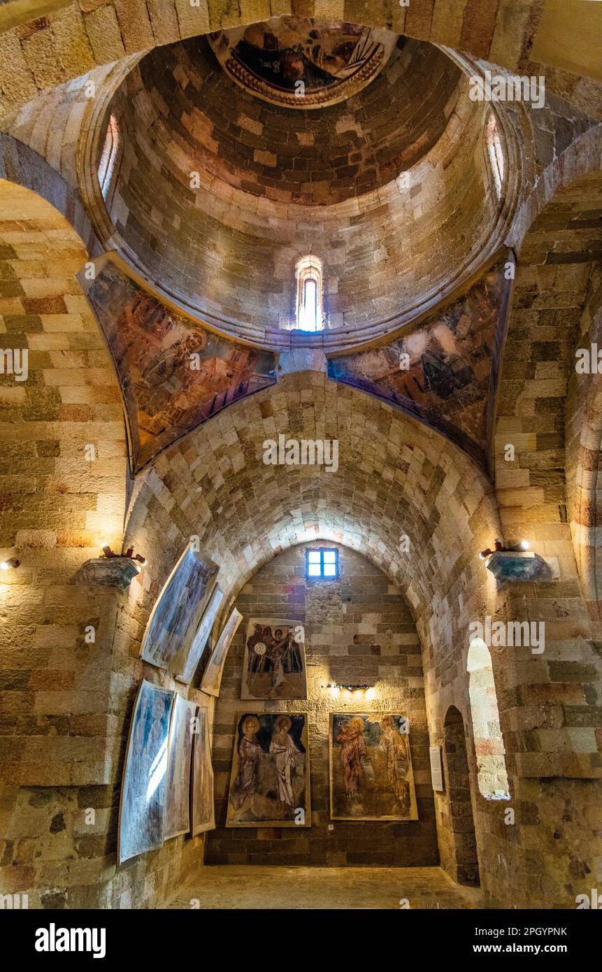 Round building with three attached vaulted naves with four aisles ...