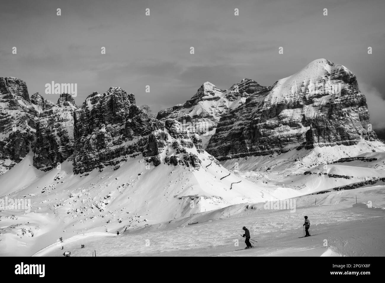 Clouds carrying snow in the italian alps Stock Photo - Alamy