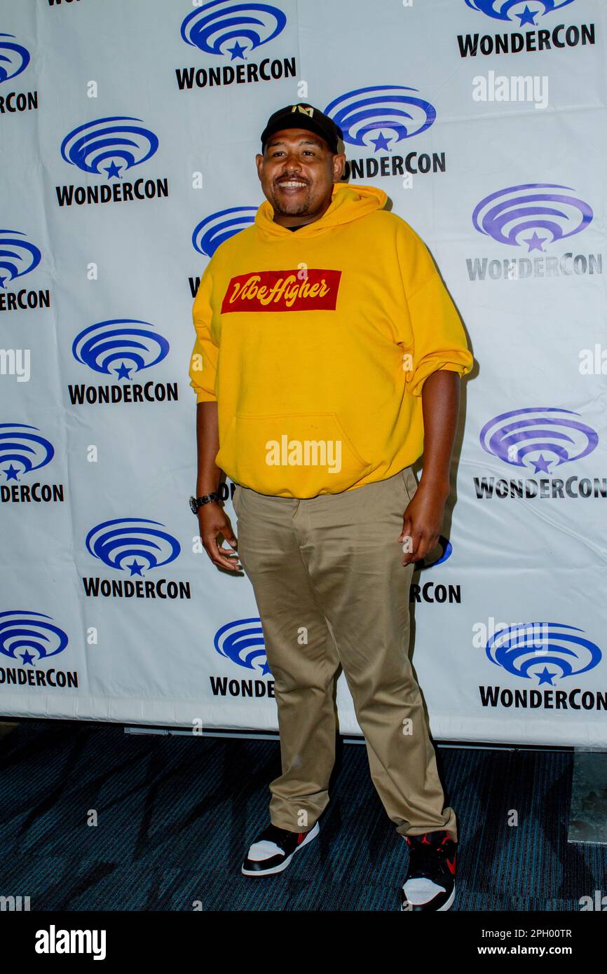 Omar Miller arrives at the press room for 'True Lies'  during the 2023 WonderCon convention at the Anaheim Convention Center, Anaheim, CA on Friday, M Stock Photo
