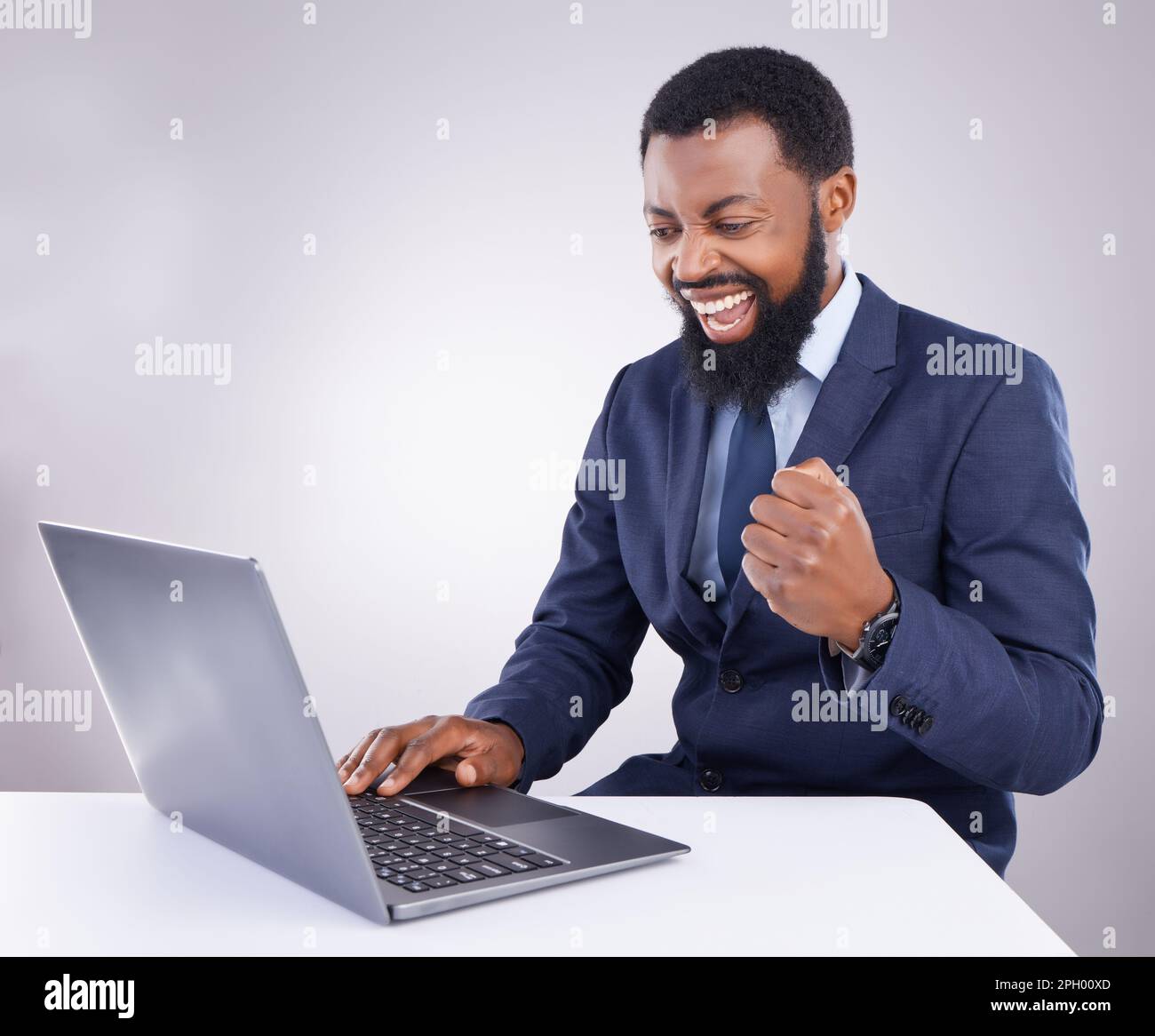 Fist pump stock hi-res stock photography and images - Alamy