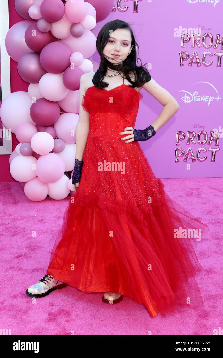 LOS ANGELES - MAR 24: Violet McGraw at Prom Pact Premiere Screening at