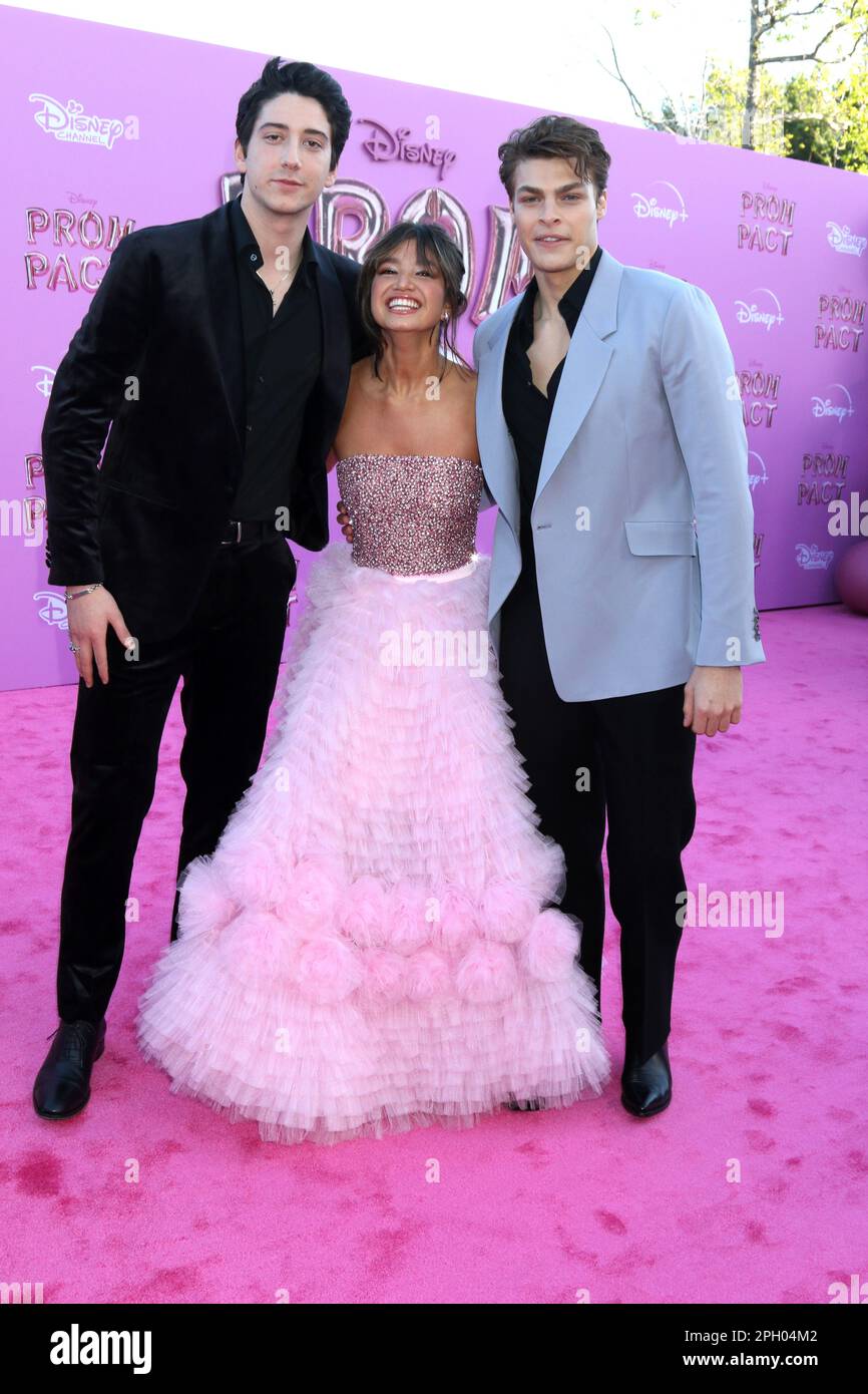 March 24, 2023, Los Angeles, CA, USA: LOS ANGELES - MAR 24: Milo Manheim, Peyton Elizabeth Lee, Blake Draper at Prom Pact Premiere Screening at the Wilshire Ebell Theater on March 24, 2023 in Los Angeles, CA (Credit Image: © Kay Blake/ZUMA Press Wire) EDITORIAL USAGE ONLY! Not for Commercial USAGE! Stock Photo