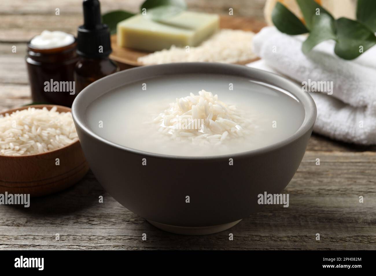 Rice soaking in water hi-res stock photography and images - Alamy
