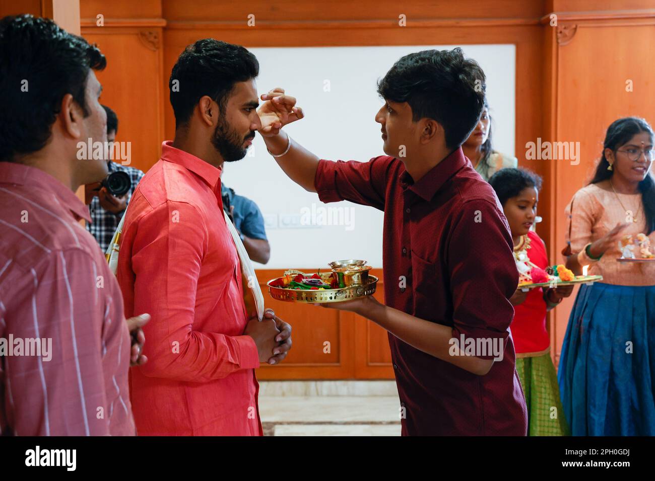 Hindu engagement ceremony hi-res stock photography and images - Alamy