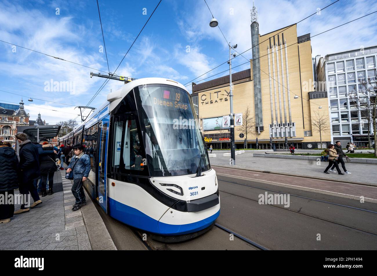 AMSTERDAM - Tram 19 in the center of Amsterdam. Public transport in the capital is being overhauled because the number of travelers has decreased due to the corona crisis. ANP EVERT ELZINGA netherlands out - belgium out Stock Photo