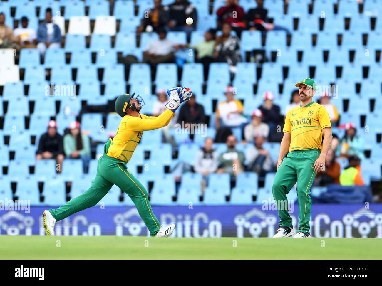 Cricket - First Twenty20 - South Africa v West Indies - SuperSport Park Cricket Stadium, Centurion, South Africa - March 25, 2023 South Africa's Quinton de Kock takes a catch to dismiss West Indies' Kyle Mayers off the bowling of off the bowling of Bjorn Fortuin REUTERS/Siphiwe Sibeko Stock Photo
