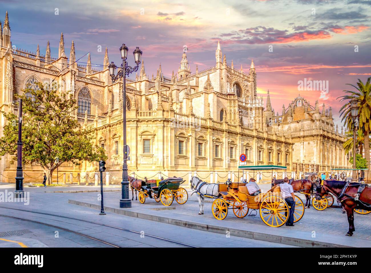 Plaza de la ciudad de sevilla hi-res stock photography and images - Alamy