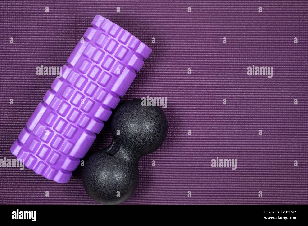 Massage roller and double ball to relax the muscles. Sports equipment