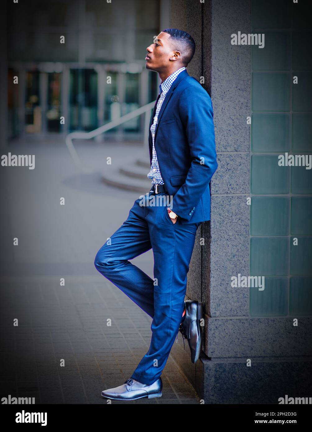Suit shoes man young hi res stock photography and images Page 3