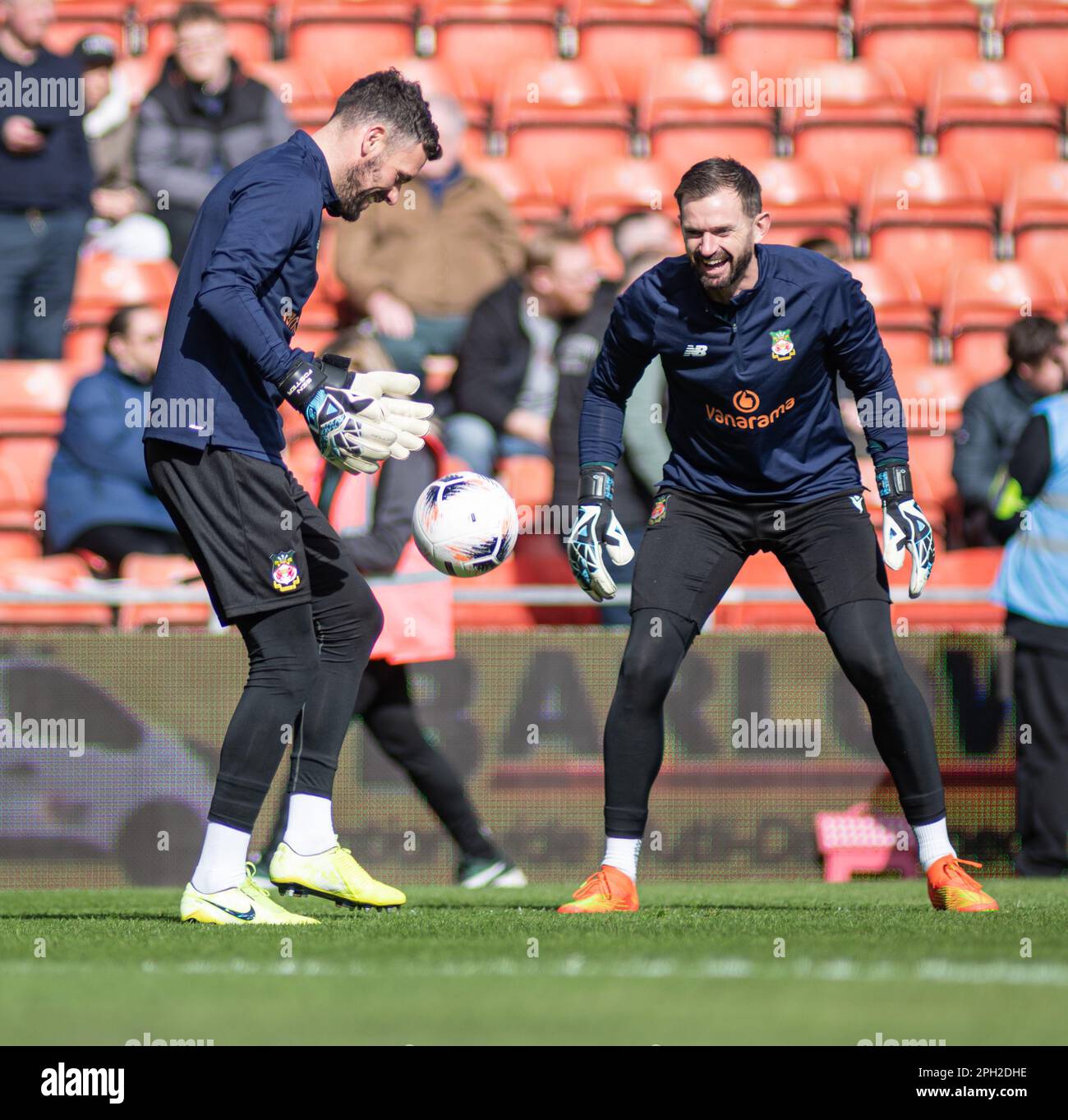 Wrexham new signing Ben Foster and Wrexham's Mark Howard warm up, during Wrexham Association Football Club V York City Football Club at The Racecourse Ground, in in the Vanarama National League. (Credit Image: ©Cody Froggatt/Alamy Live News) Stock Photo