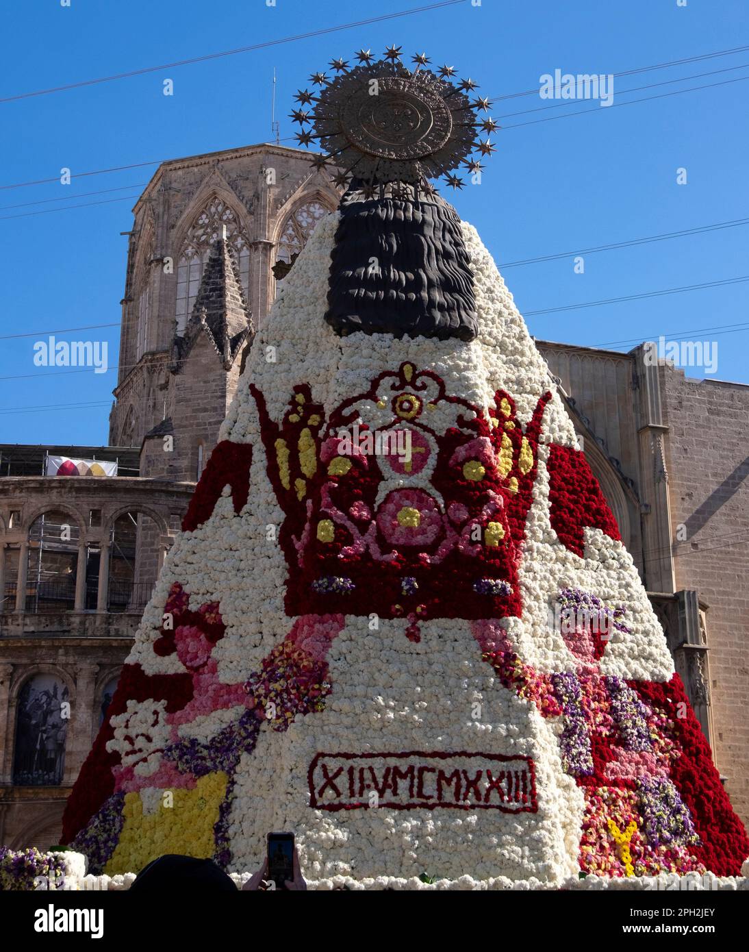 Flower Ofrenda during the fallas in valenica,spain Stock Photo Alamy