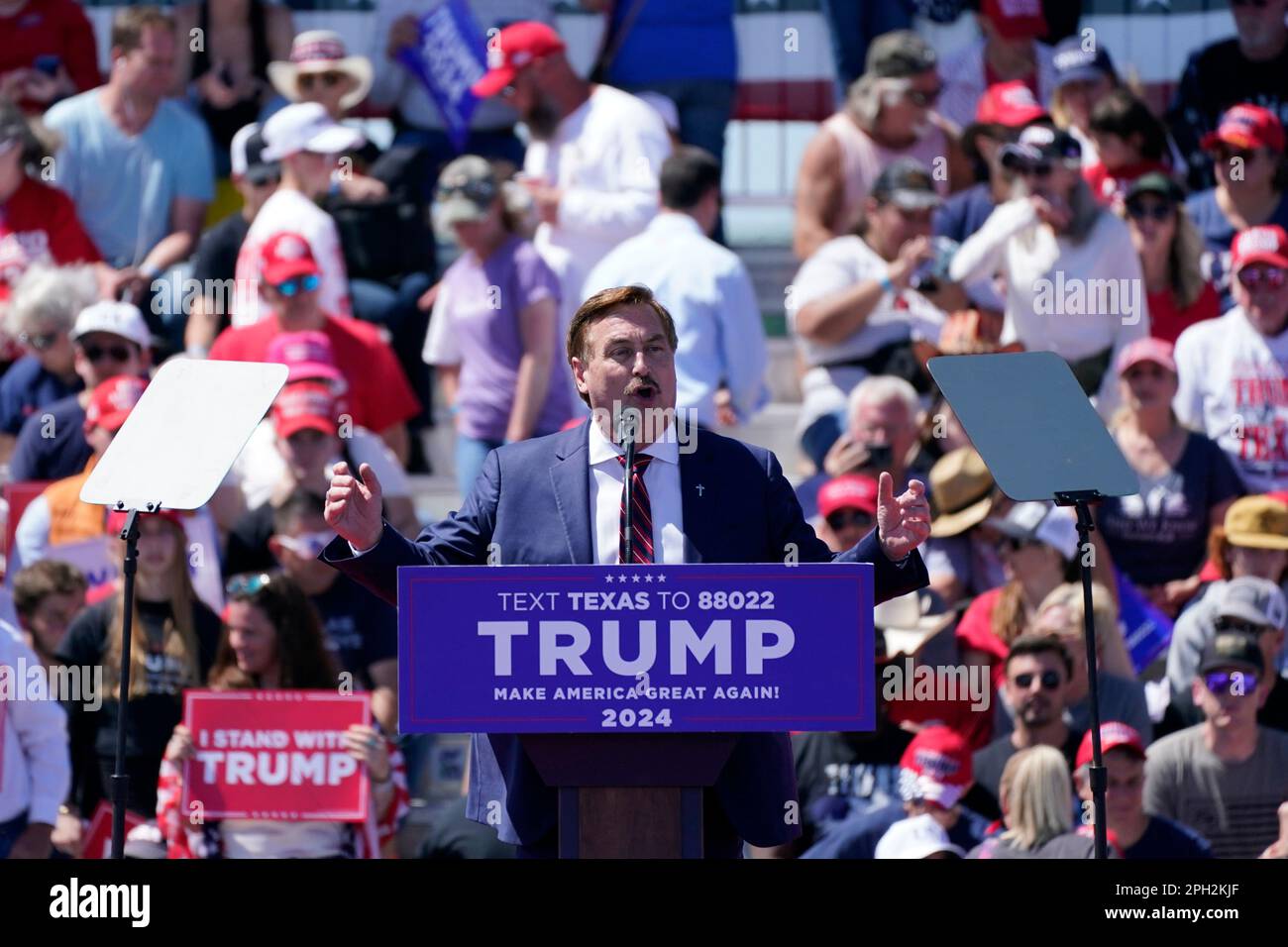 My Pillow CEO Mike Lindell speaks before former President Donald Trump