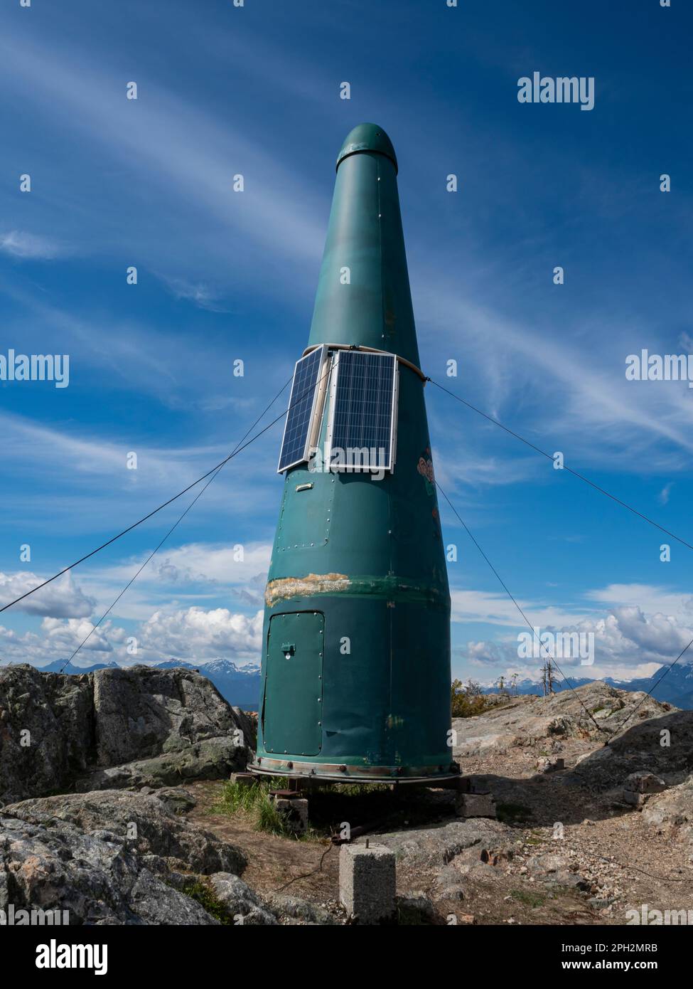BC00697-00...BRITISH COLUMBIA - Structure of unknown purpose on the summit of Tin Hat Mountain, a popular destination on the Sunshine Coast Trail. Stock Photo