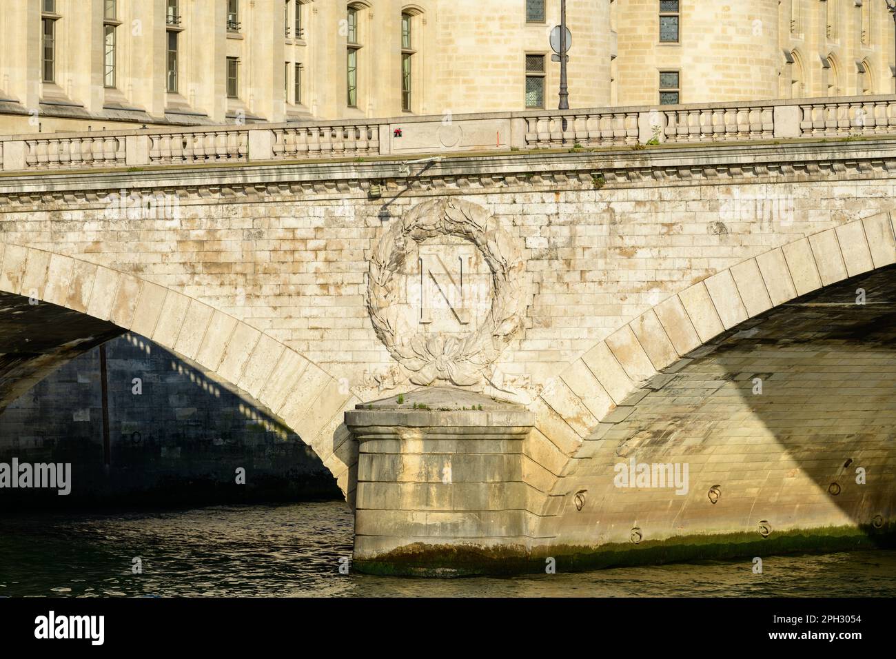 This landscape photo was taken, in Europe, in France, in ile de France, in Paris, on the banks of the Seine, in summer. We see Le Pont au Change, unde Stock Photo