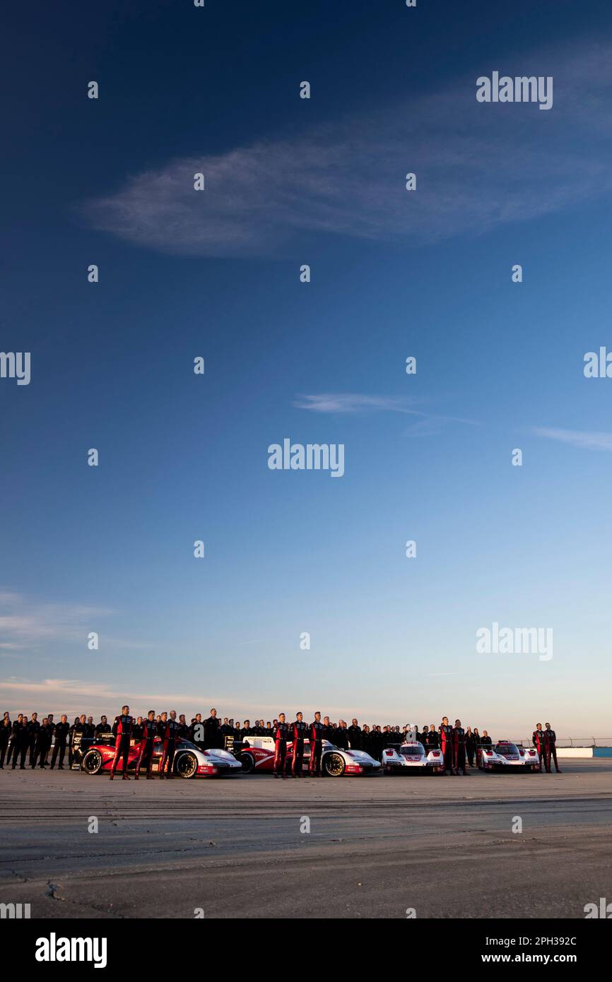 Sebring, Vereinigte Staaten. 14th Mar, 2023. Porsche Penske Motorsport team photo, FIA WEC and IMSA/dpa/Alamy Live News Stock Photo