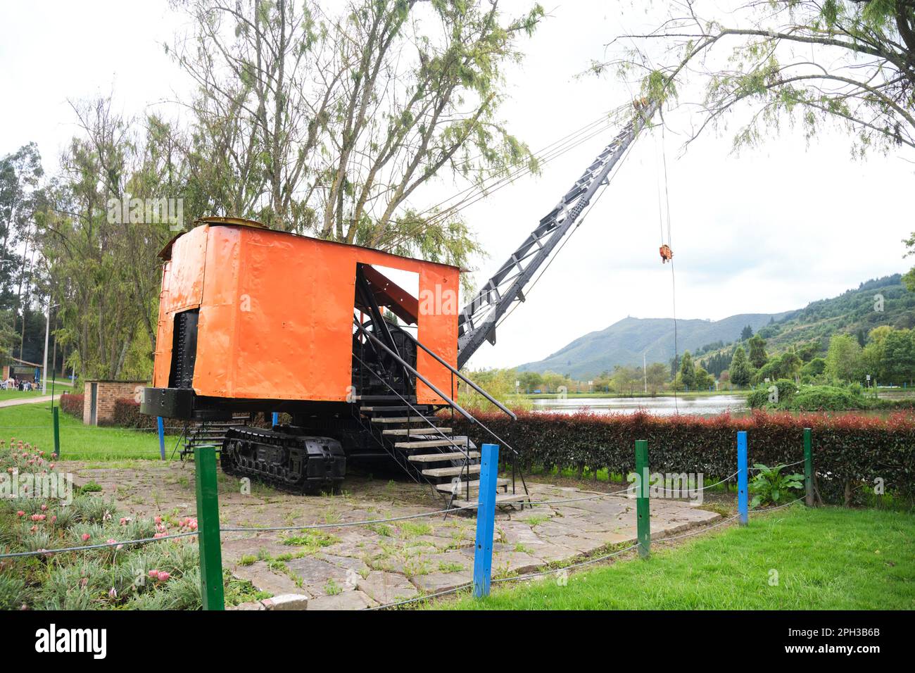 January 22, 2023, Sopo, Colombia: old steam shovel used for the construction and maintenance of irrigation and drainage canals, Sopo Bridge Park. Stock Photo